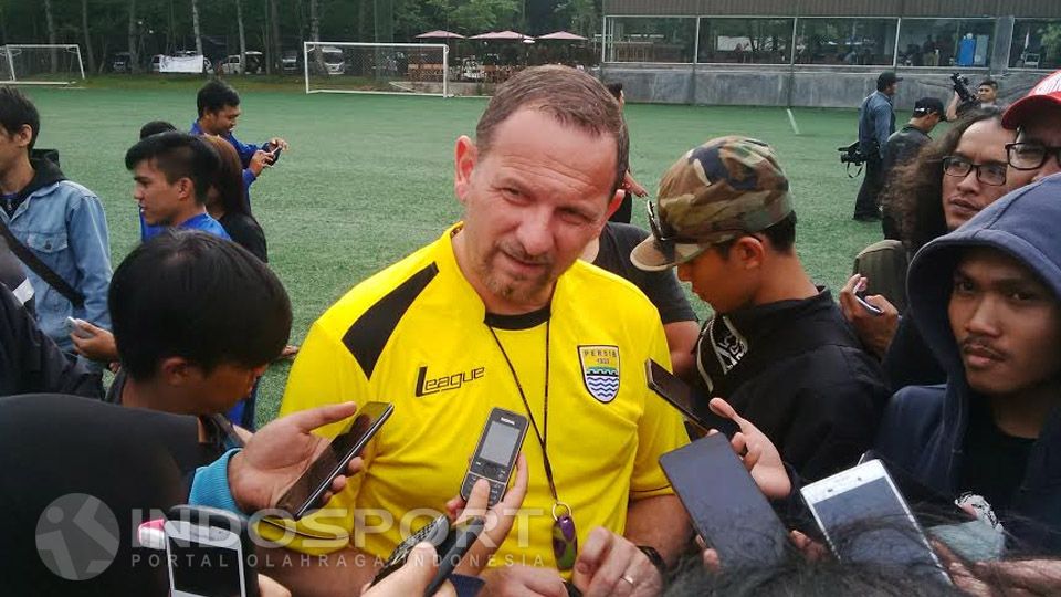 Pelatih Persib Bandung, Dejan Antonic. Copyright: &copy; Ginanjar/INDOSPORT